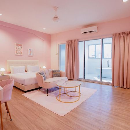 Pink Cabana Hotel Джордж Таун Екстериор снимка