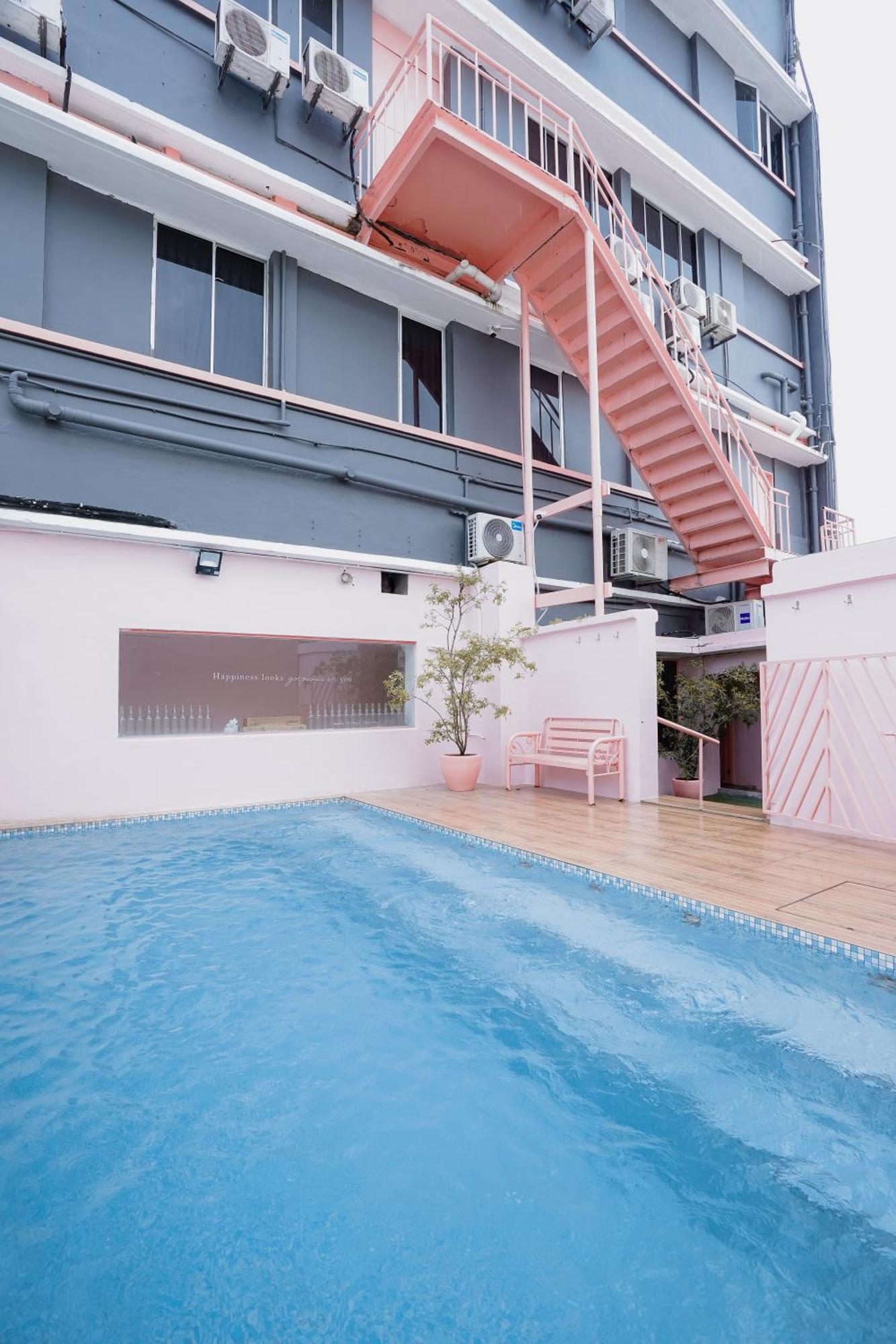 Pink Cabana Hotel Джордж Таун Екстериор снимка